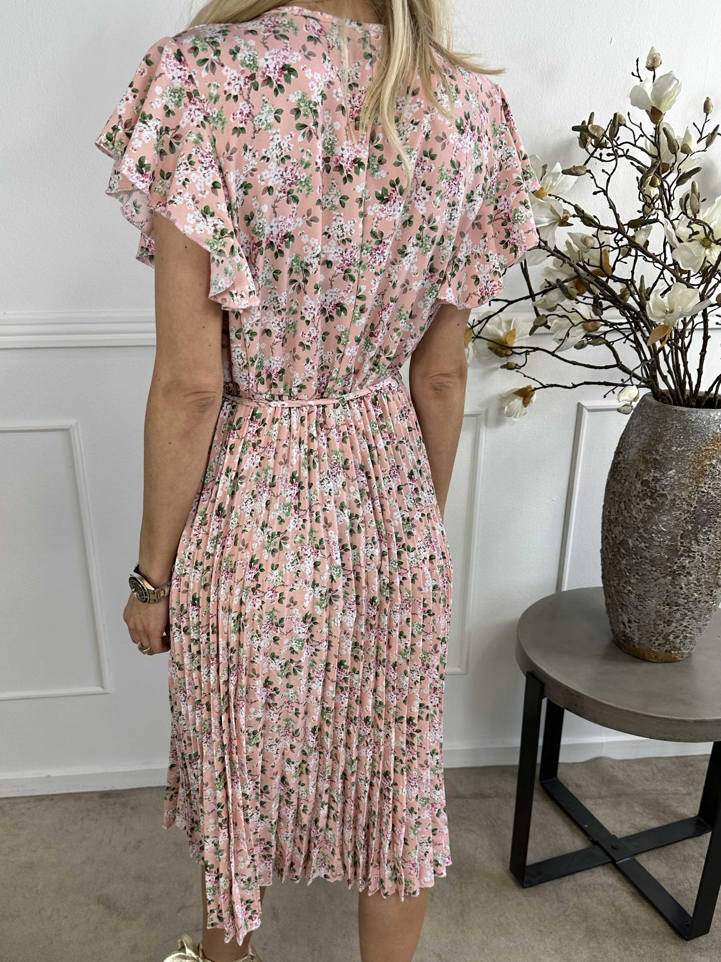 Callidora - Blommig klänning med veck och volanger